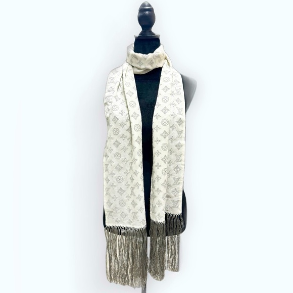Auth Louis Vuitton White Gray Chale Silk Monogam LV Scarf Stole - Picture 1 of 15